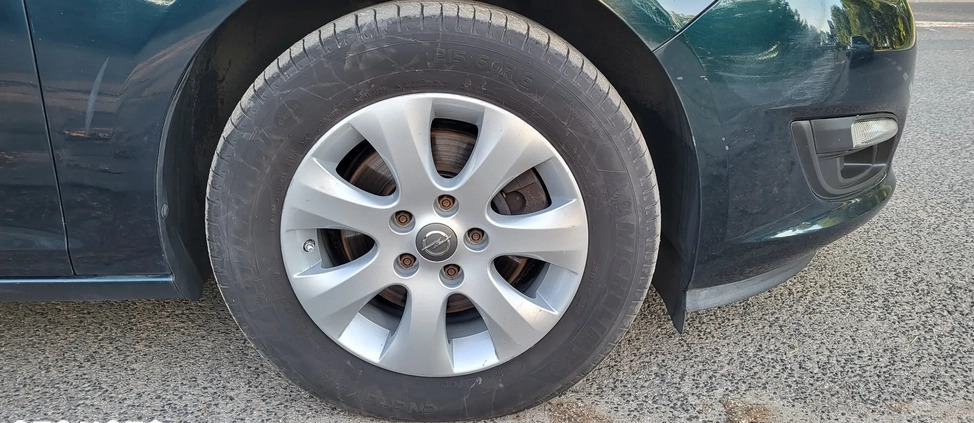 Opel Astra cena 24900 przebieg: 273000, rok produkcji 2015 z Łódź małe 277